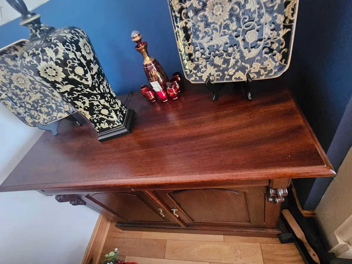 Antique style Sideboard - Image 2