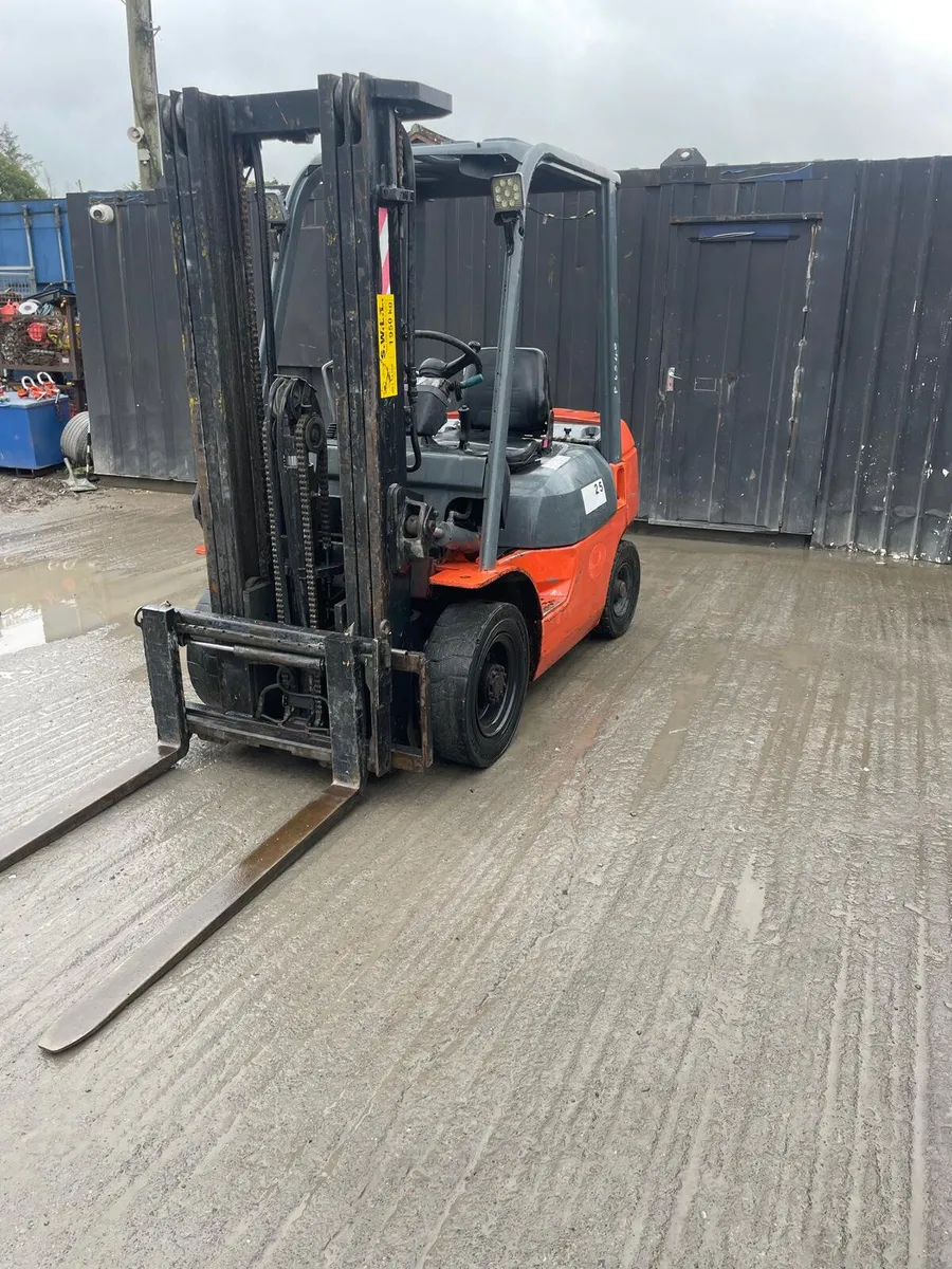 Toyota Tonero diesel counterbalance forklift - Image 1