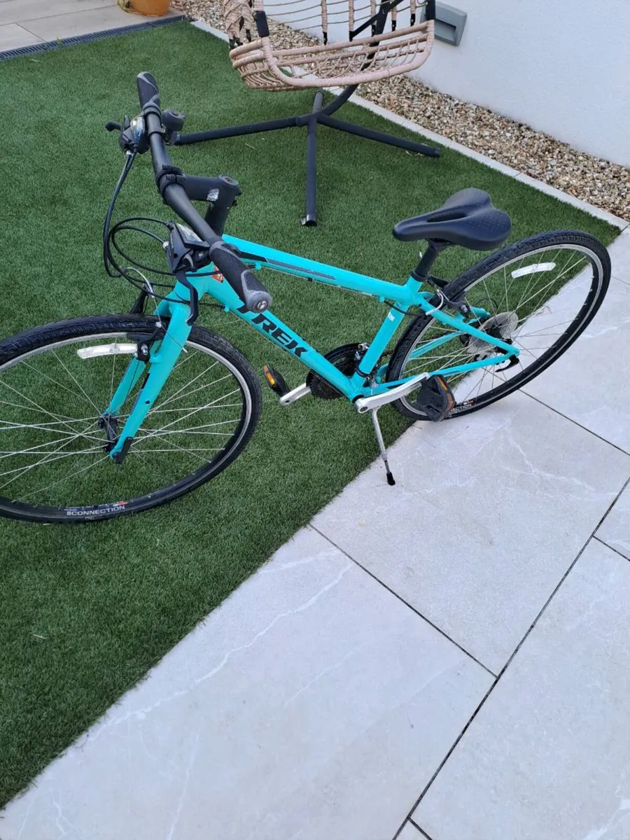 Girls Trek Hybrid - Image 2