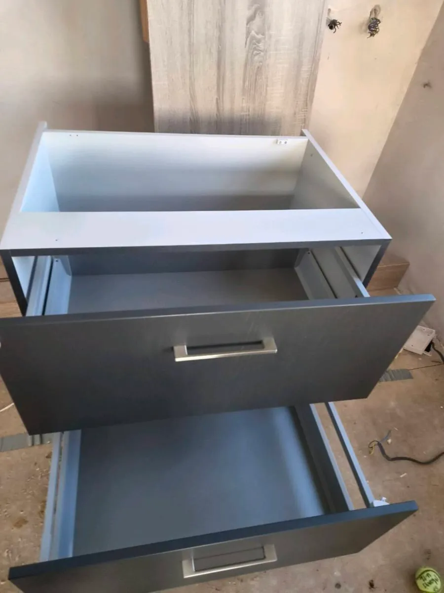 Kitchen cabinets - Image 3