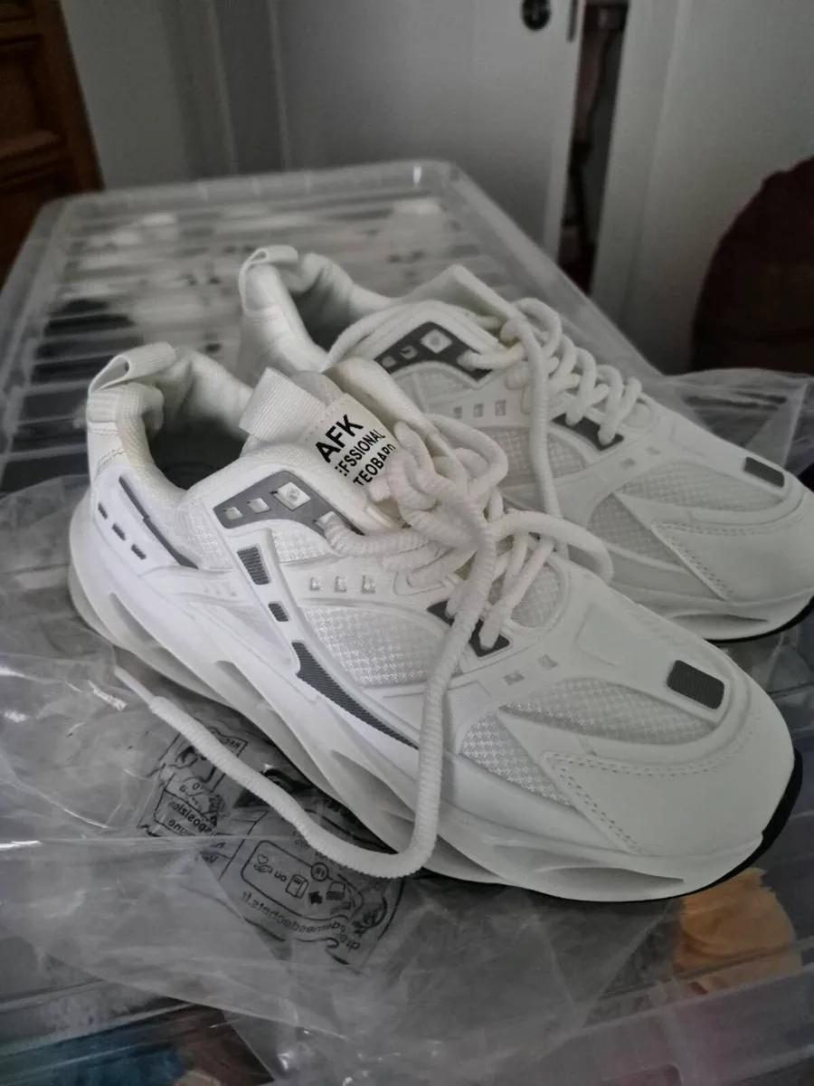 TRAINERS - Image 4