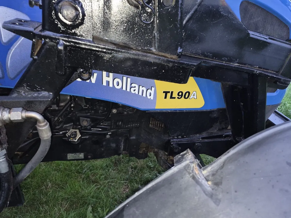 New Holland TL90A 2004 - Image 4