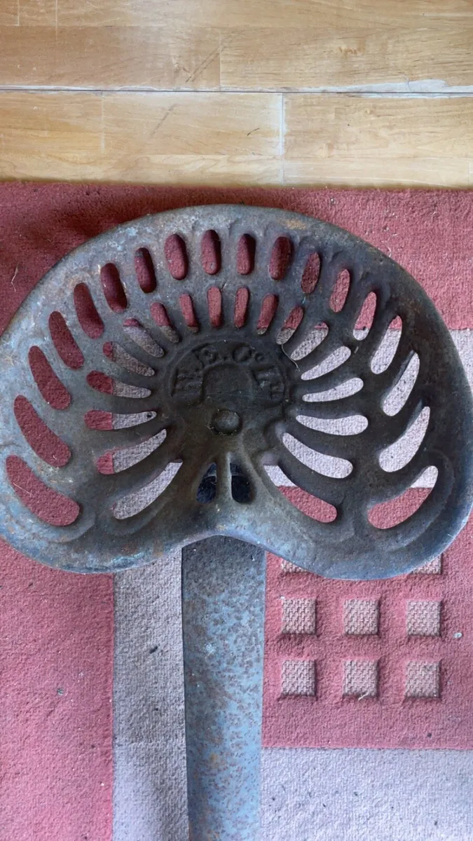 Vintage tractor seat - Image 2