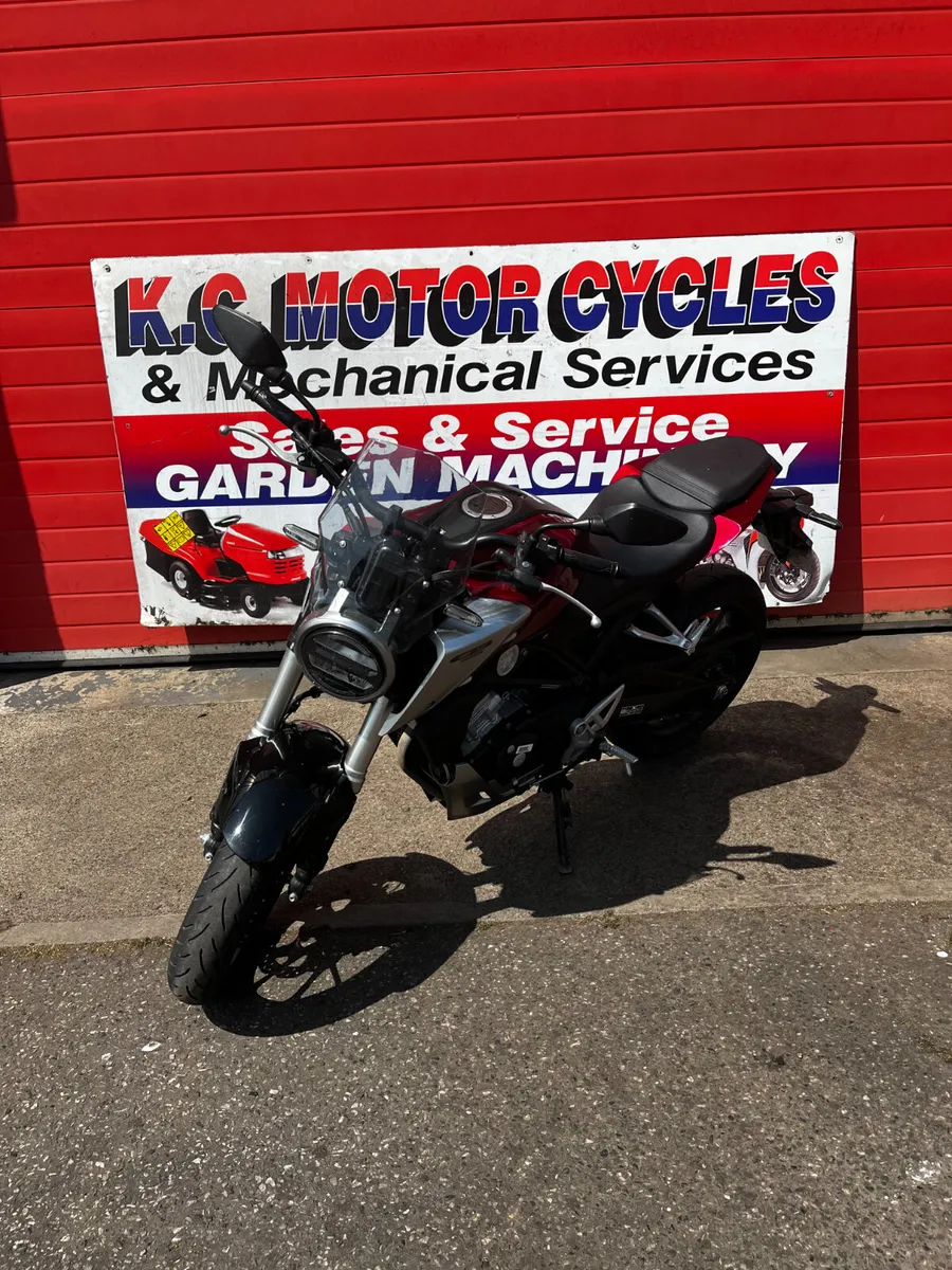 Honda CB 125R - Image 2
