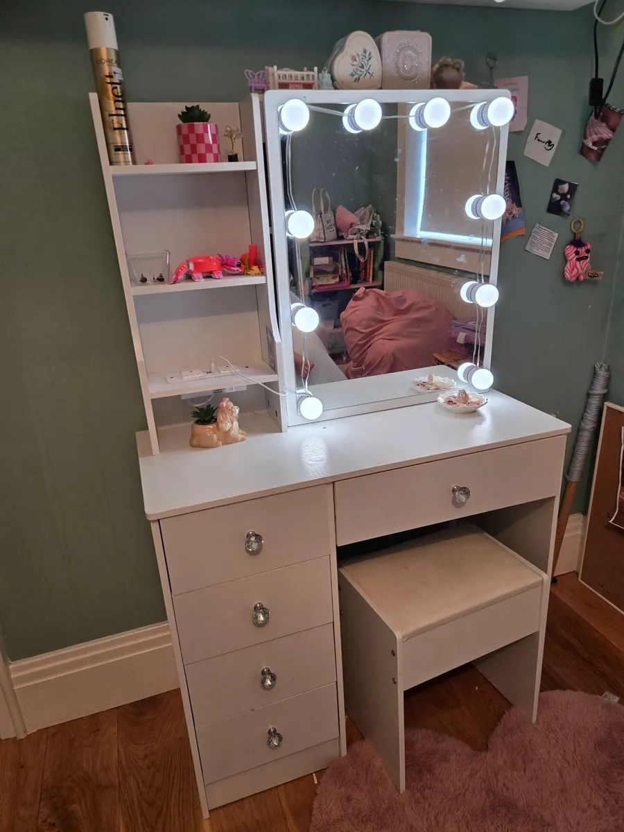 Kids Bedroom Dressing Table