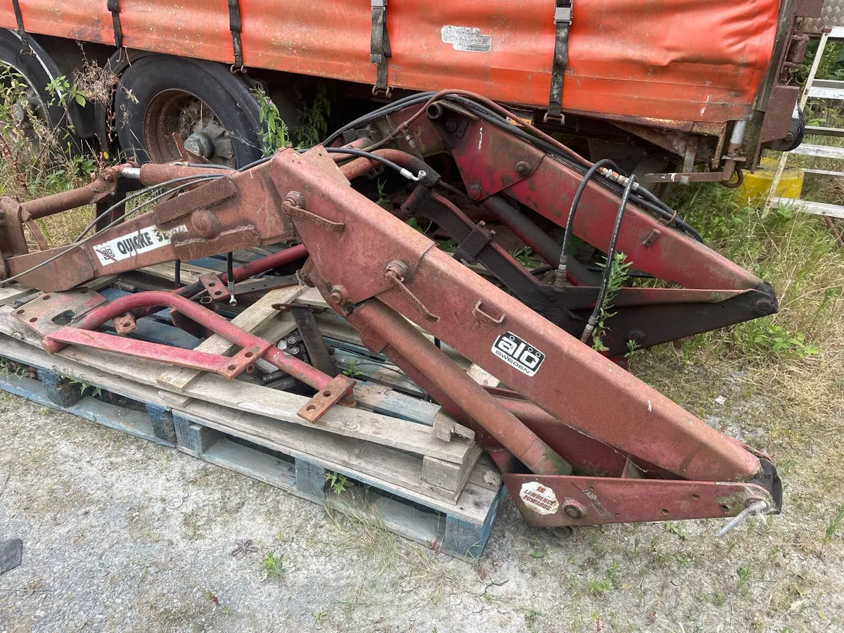 Front loader - Image 1