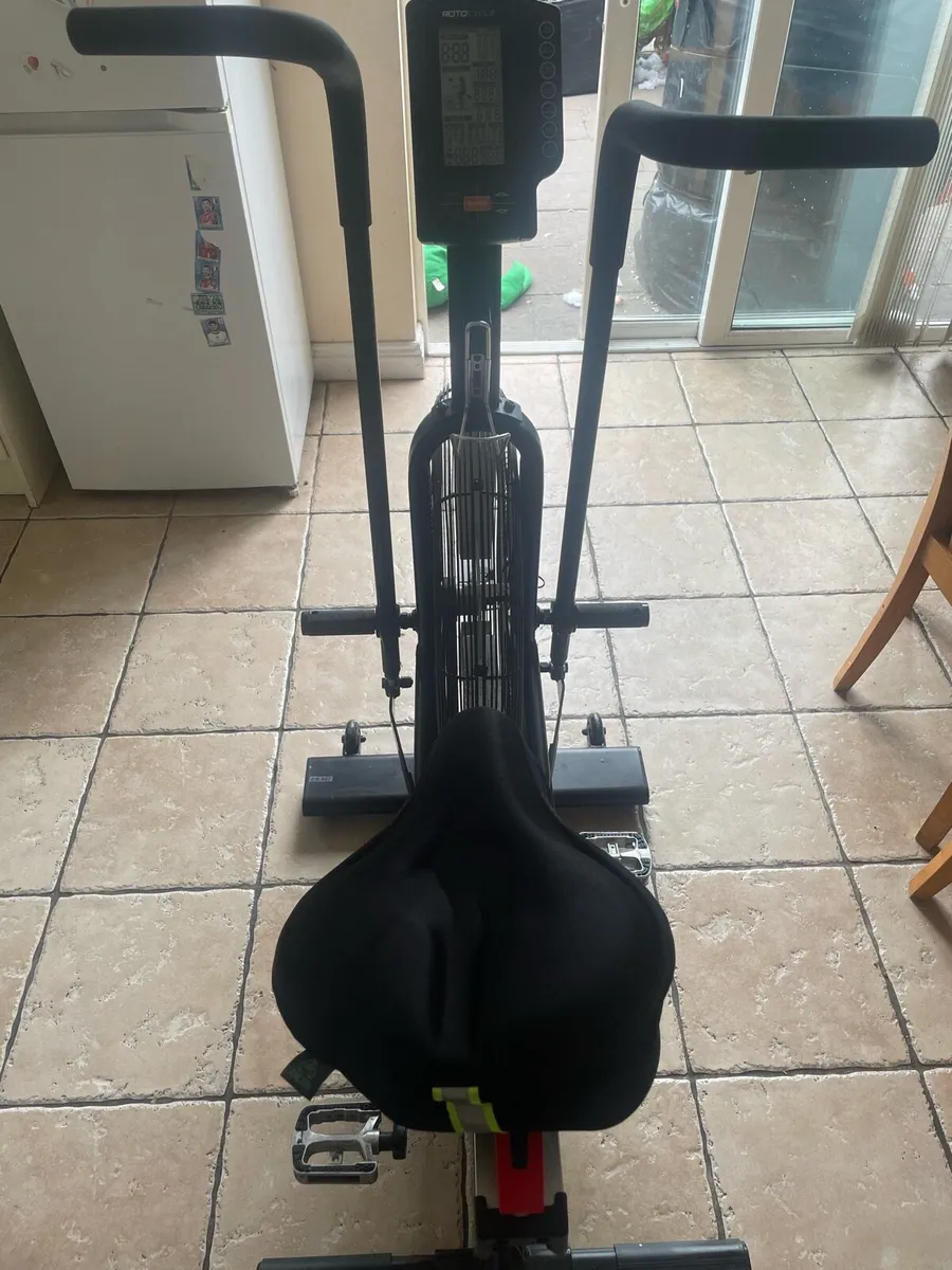Exercise bike - Image 3