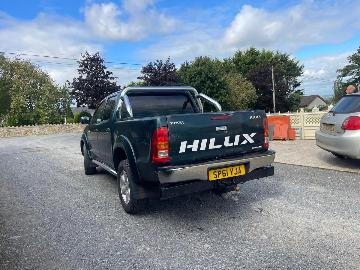Toyota Hilux 2011 - Image 1