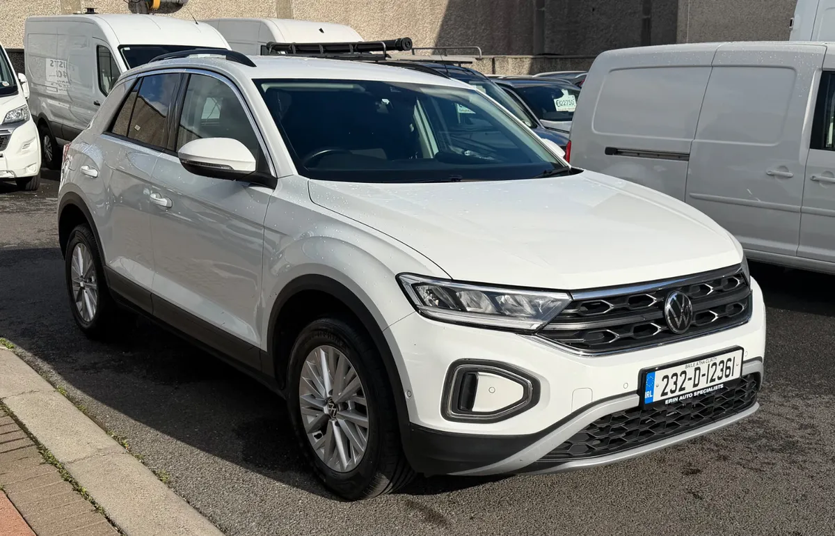 232 Volkswagen T-Roc Commercial - Image 1