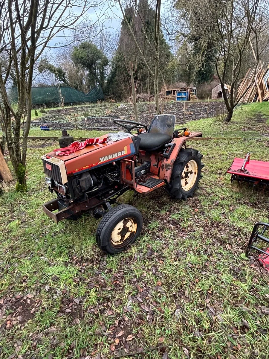 Old tractor - Image 2