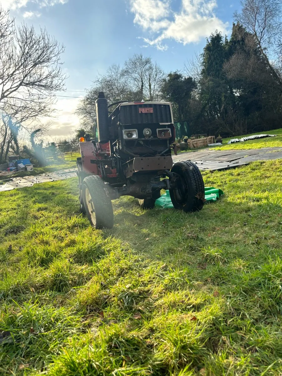 Old tractor - Image 3