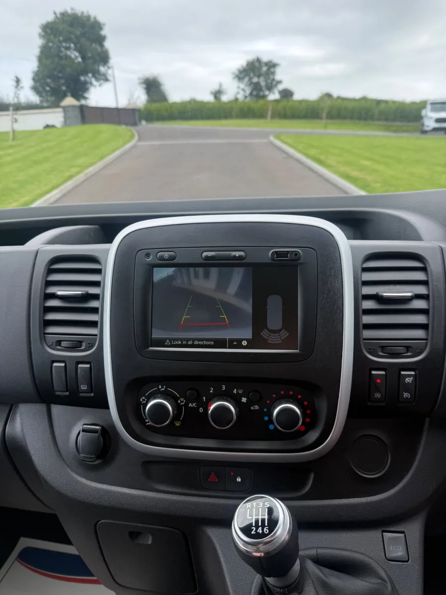 212 Renault Trafic Business + - Image 2