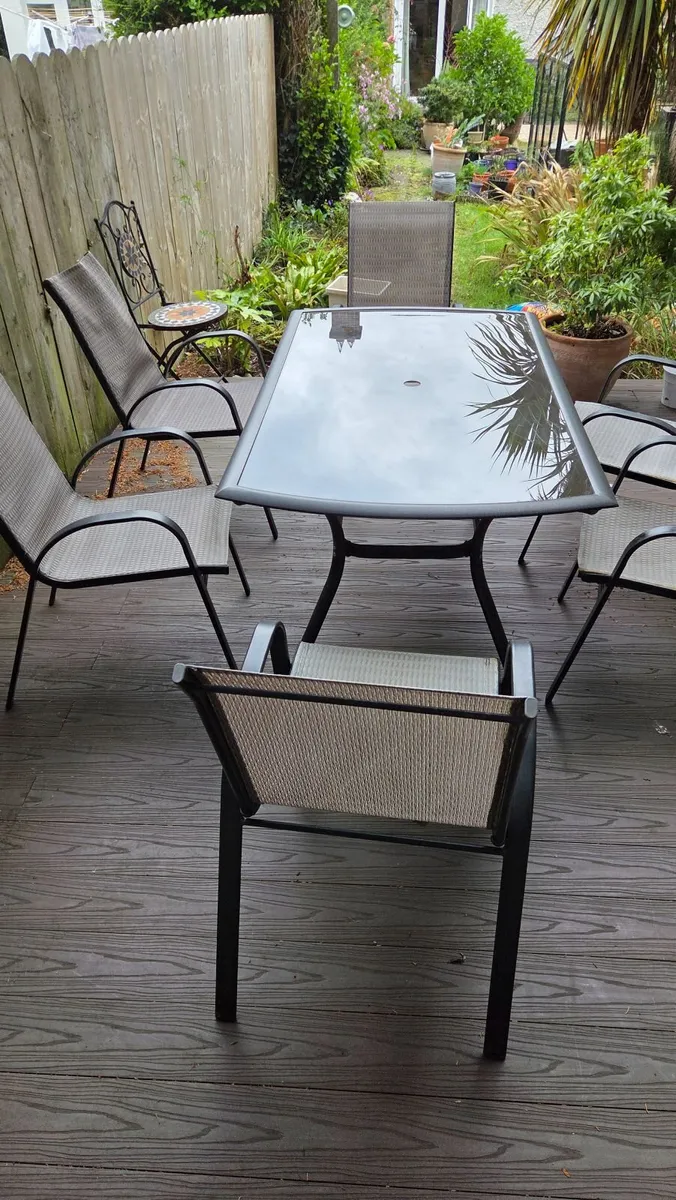 Garden table with 6 chairs - Image 4