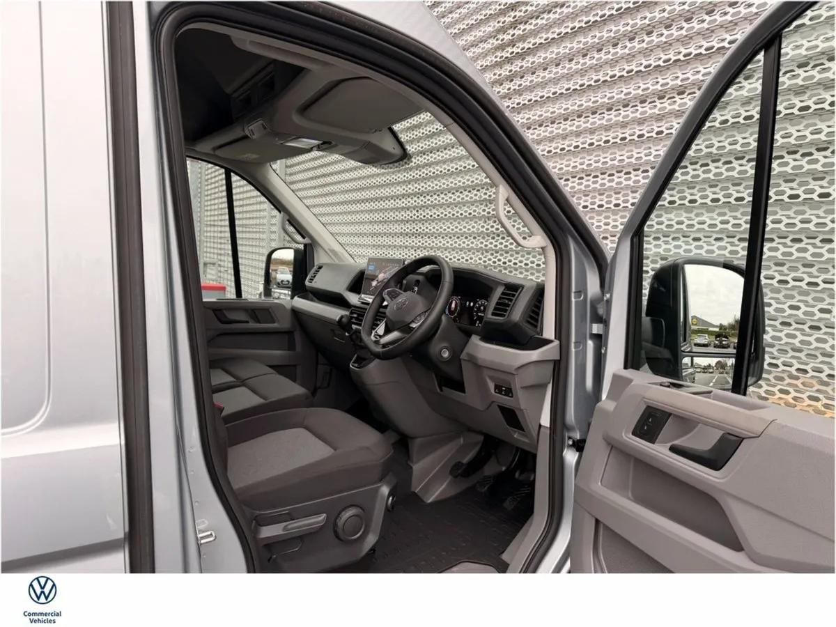 Volkswagen Crafter T35 LWB 140HP  A8F AUTOMATIC - Image 2
