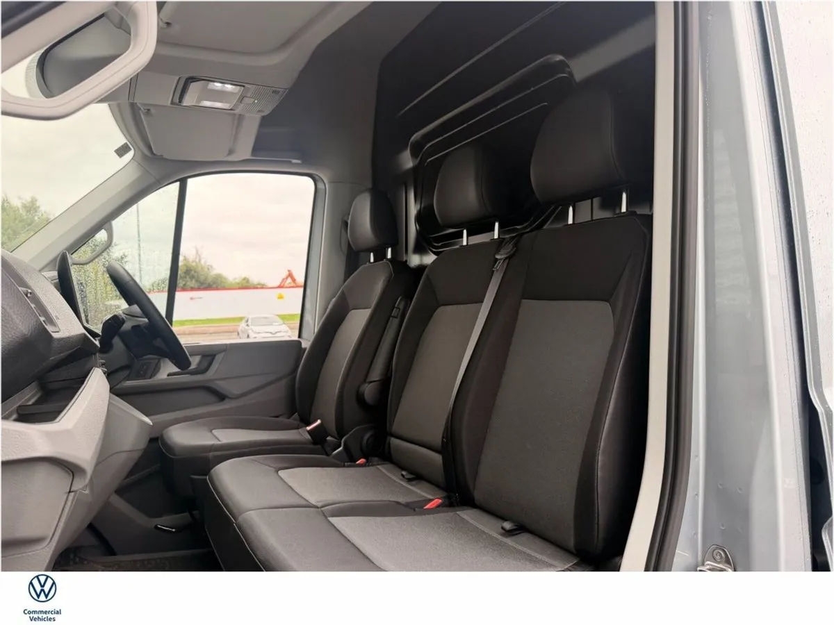 Volkswagen Crafter T35 LWB 140HP  A8F AUTOMATIC - Image 4