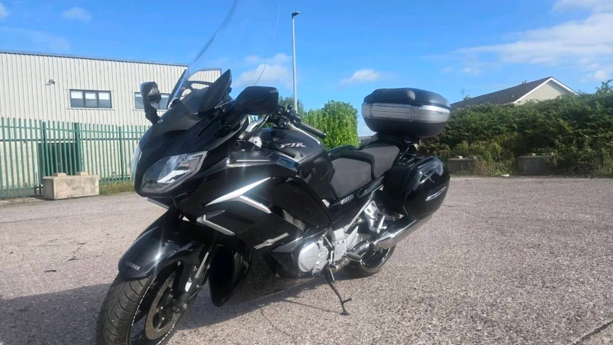 Yamaha FJR100 in spotless condition - Image 3