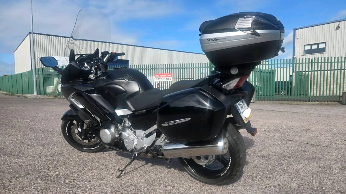 Yamaha FJR100 in spotless condition - Image 4