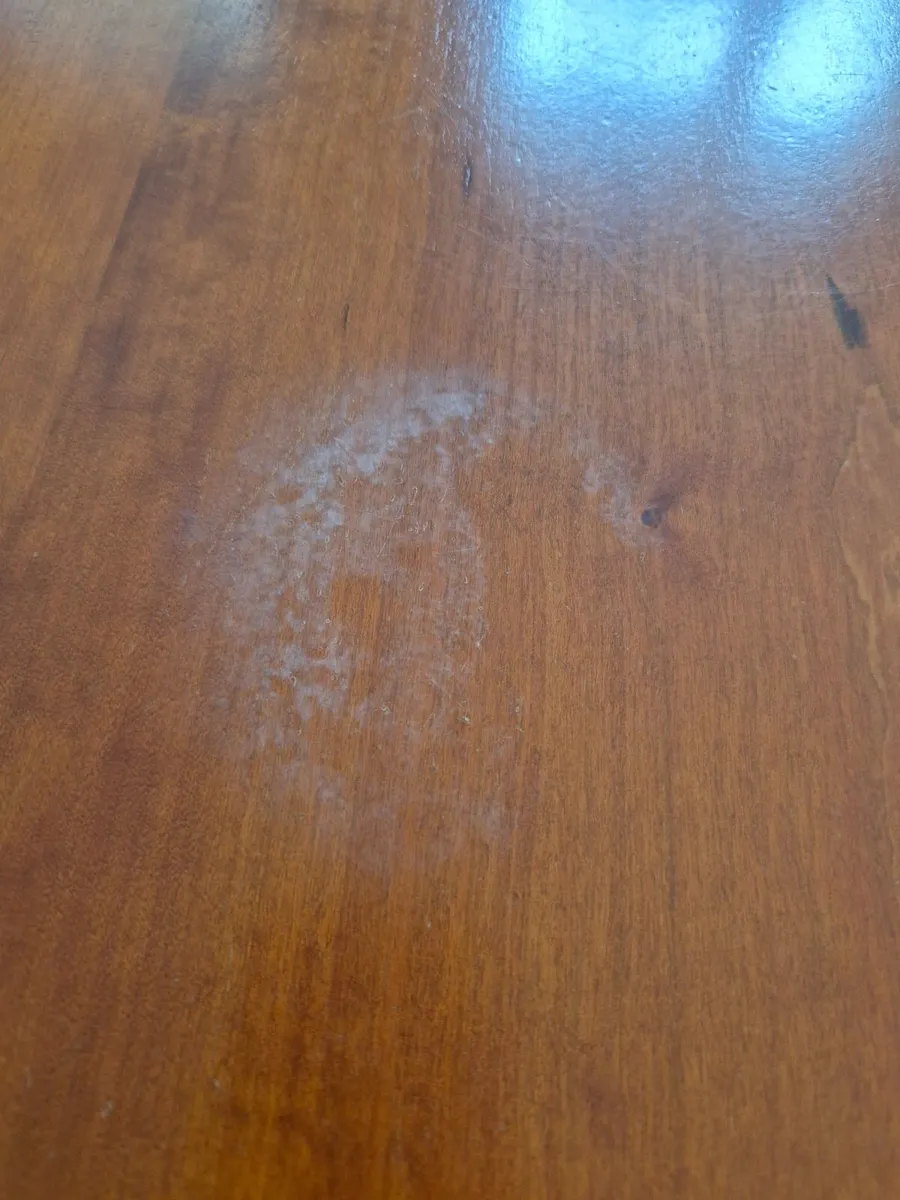 Dining Table and chairs - Image 4