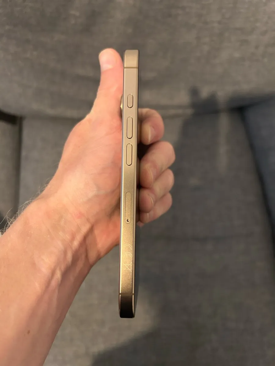 iPhone 16 pro, gold, 128gb unlocked, 93% battery - Image 4