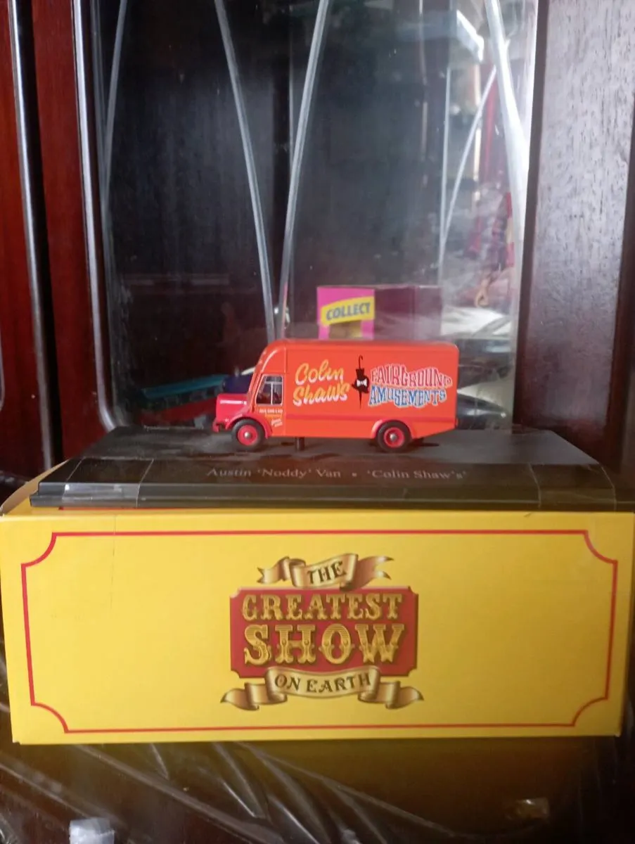 THE GREATEST SHOWMAN CIRCUS VERTICALS  COLLECTION - Image 3