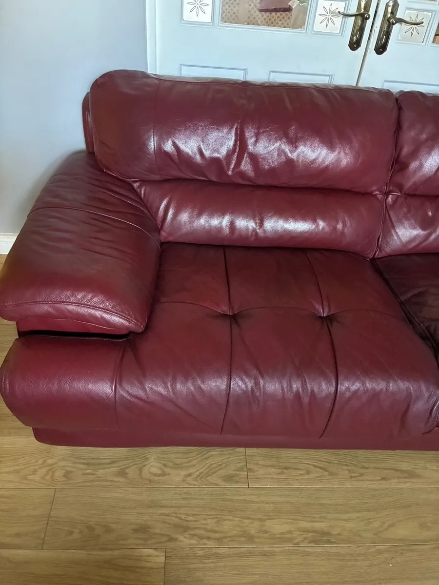FREE  Couch - Image 2