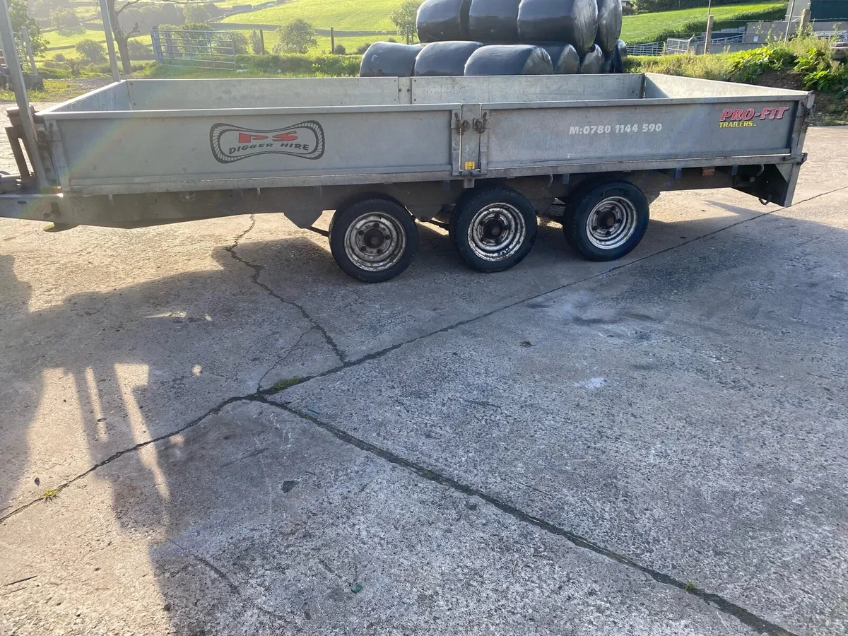 Tri-axcel Pro-fit trailer - Image 2