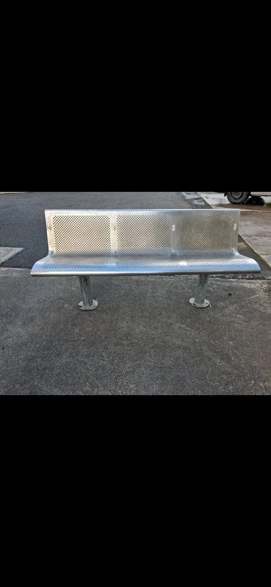 Bench seat - Image 1