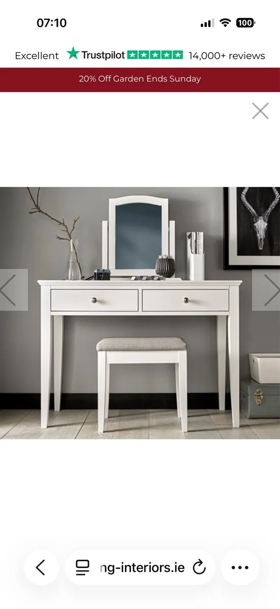 Vanity table - Image 1
