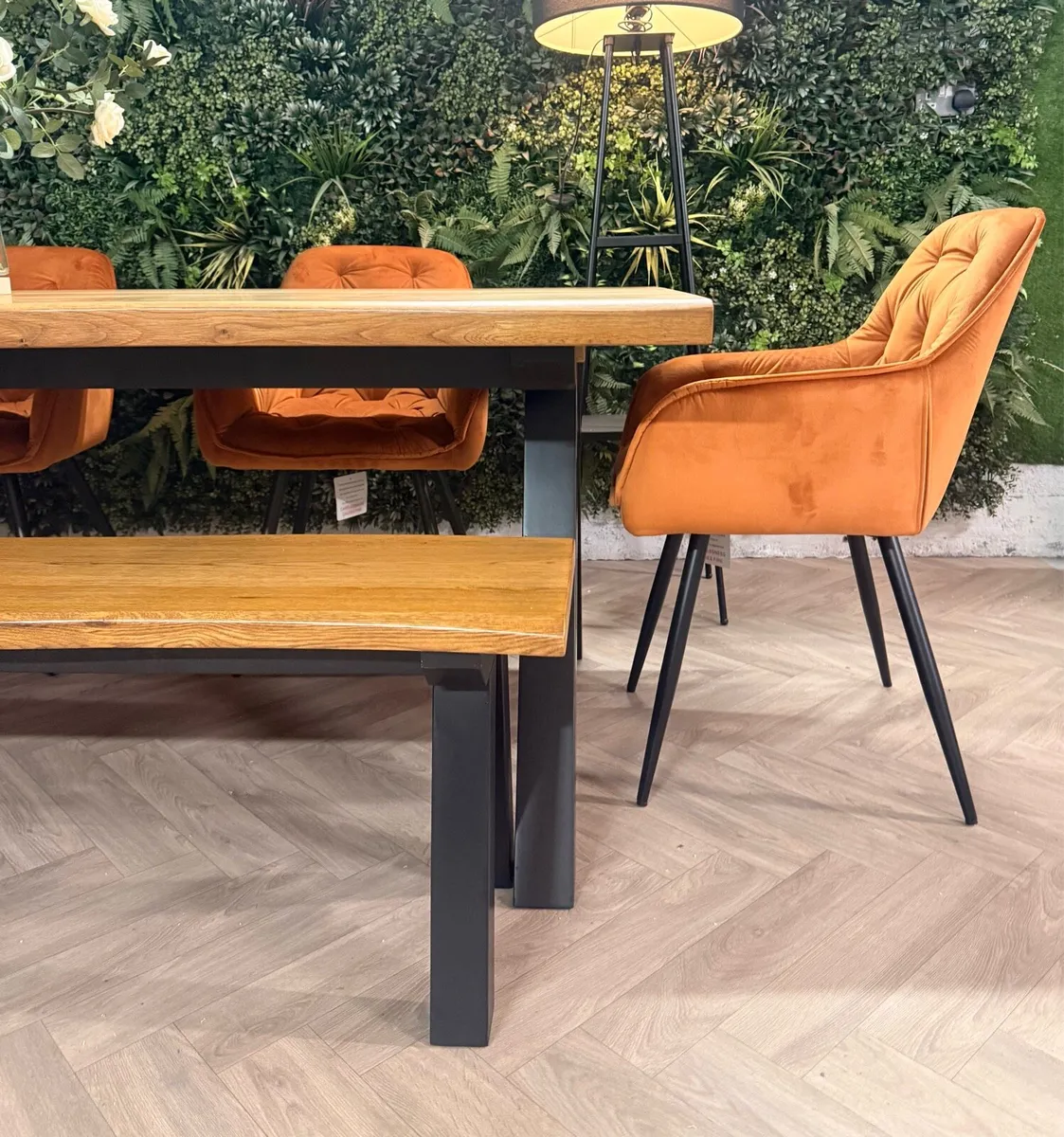 Stockton oak kitchen table, 4 chairs & bench (ex-d - Image 3