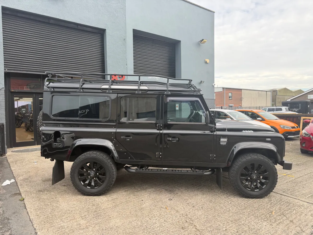 Land Rover Defender 2011 - Image 2