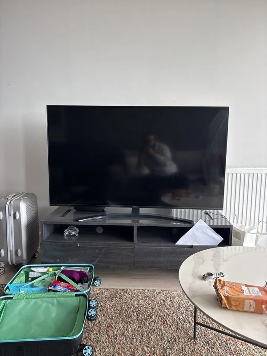 Lg Tv - Image 1