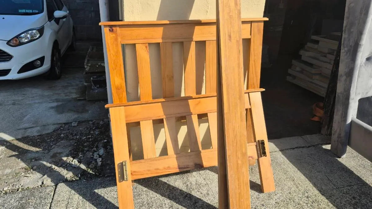 Single bed frame - Image 1