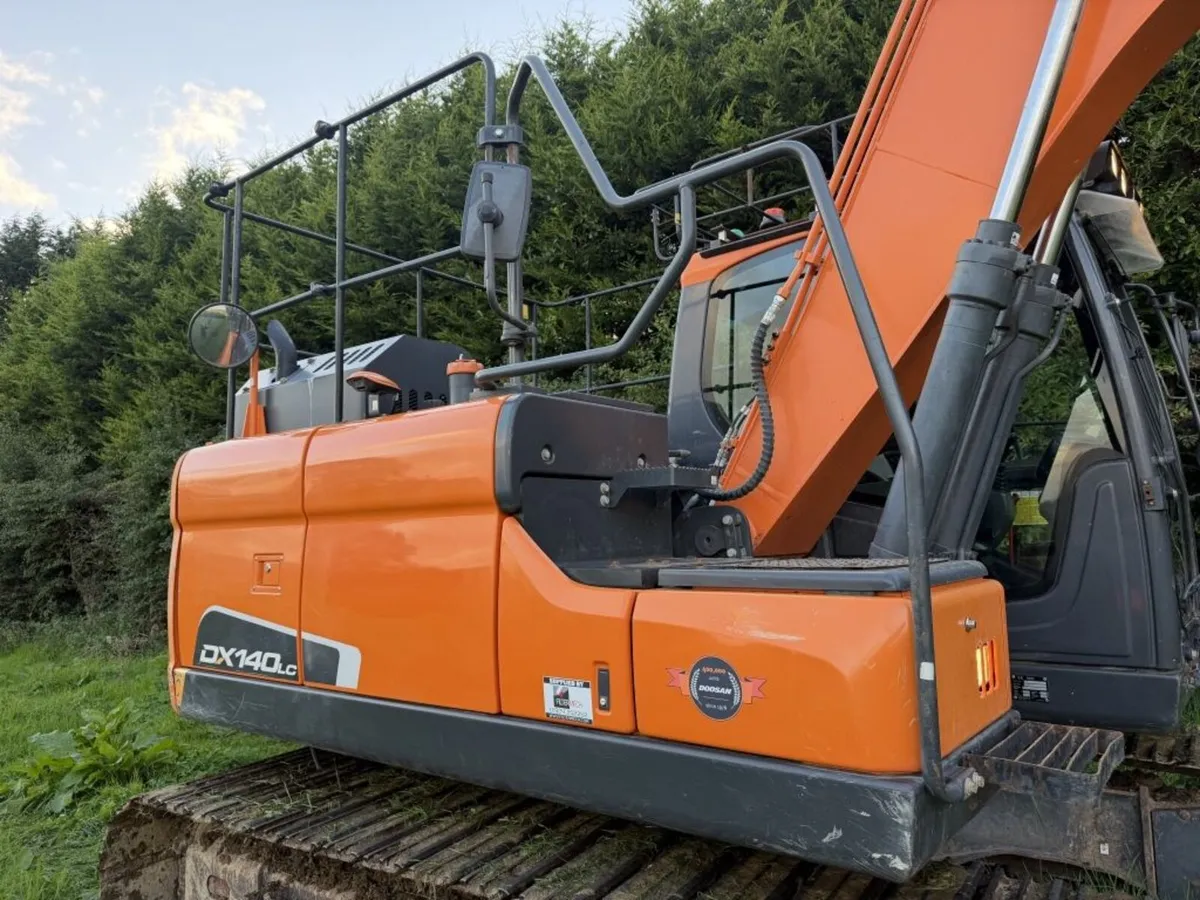 2020 DOOSAN DX140LC - Image 4
