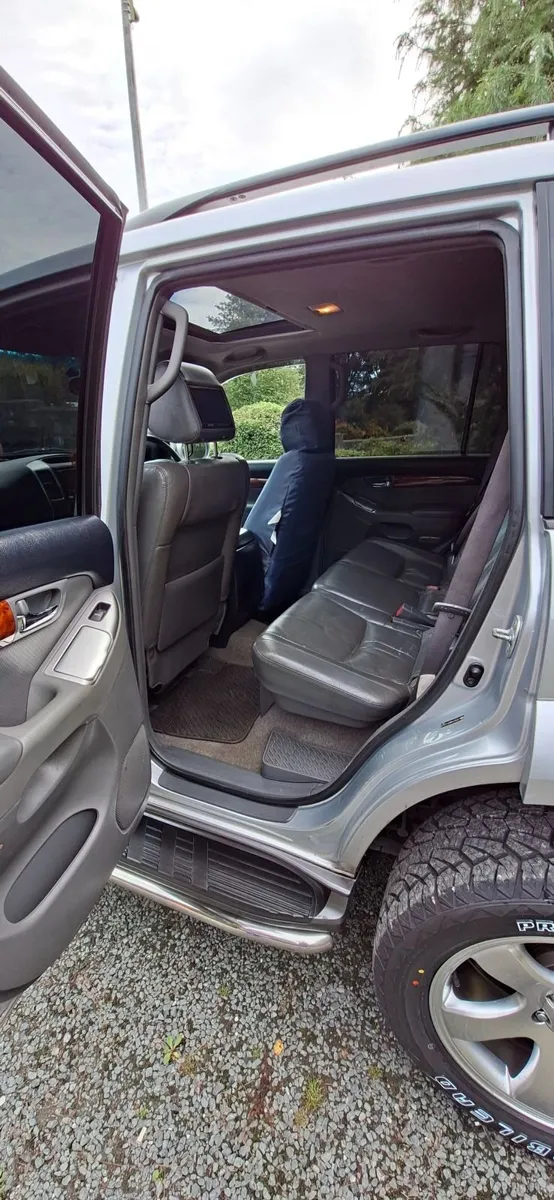 Toyota Land Cruiser 2007 - Image 2