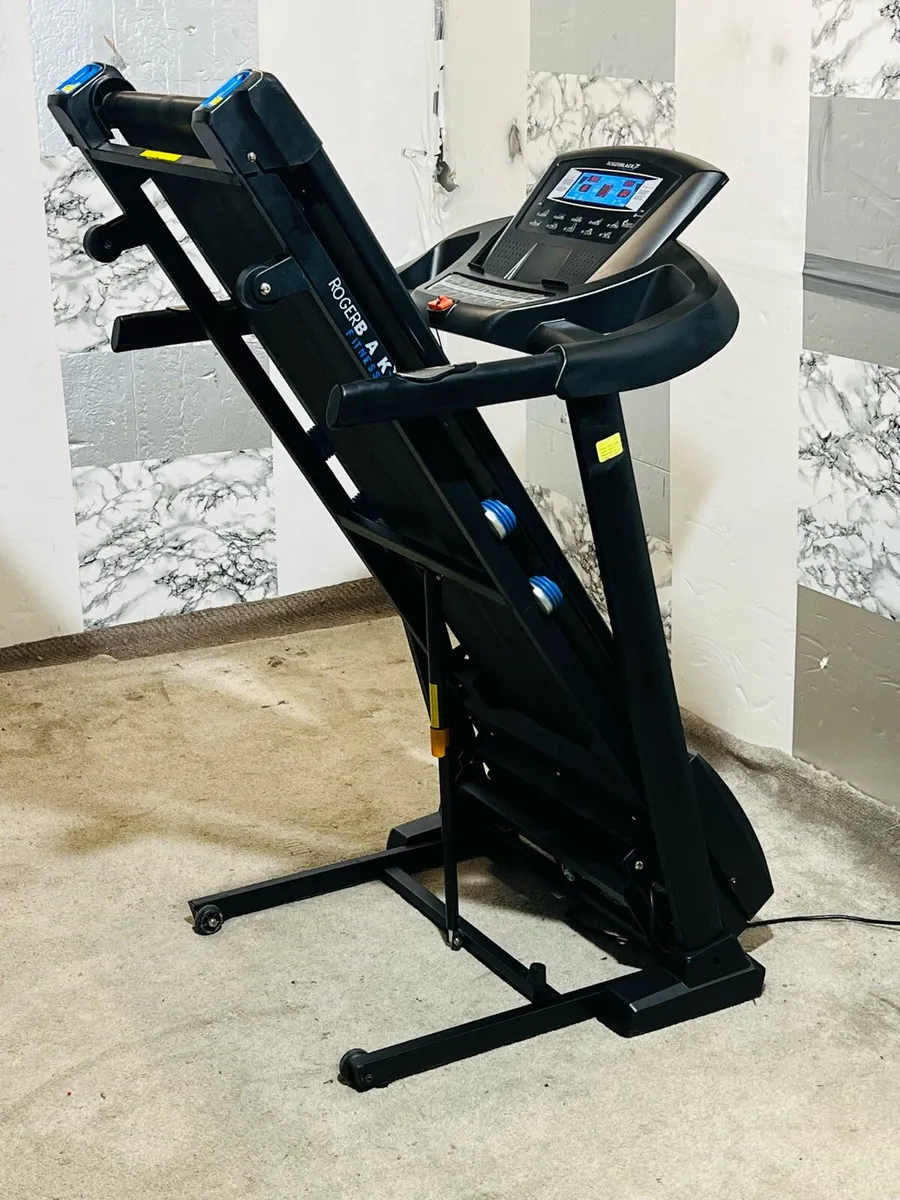 Roger black  incline motorised treadmill - Image 1