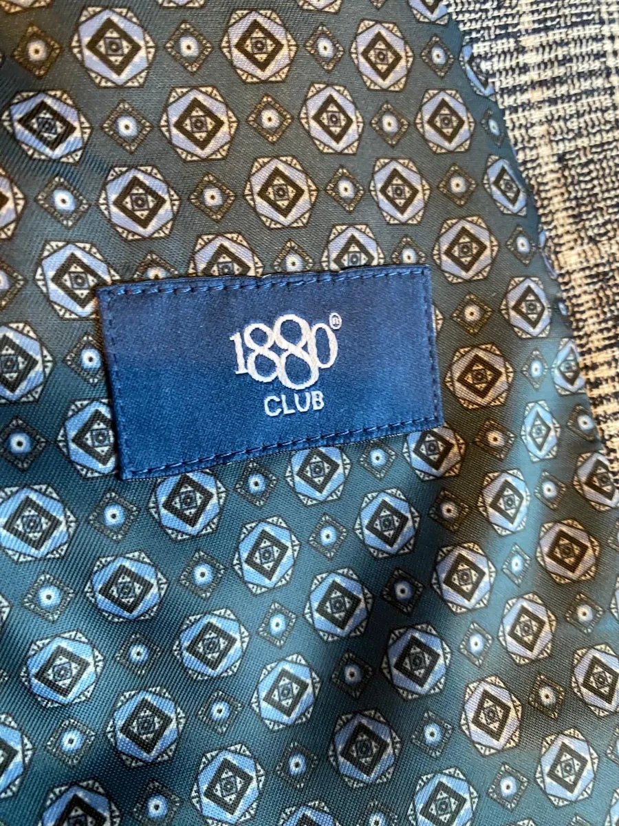 Boys suit, shirt and tie - Image 2