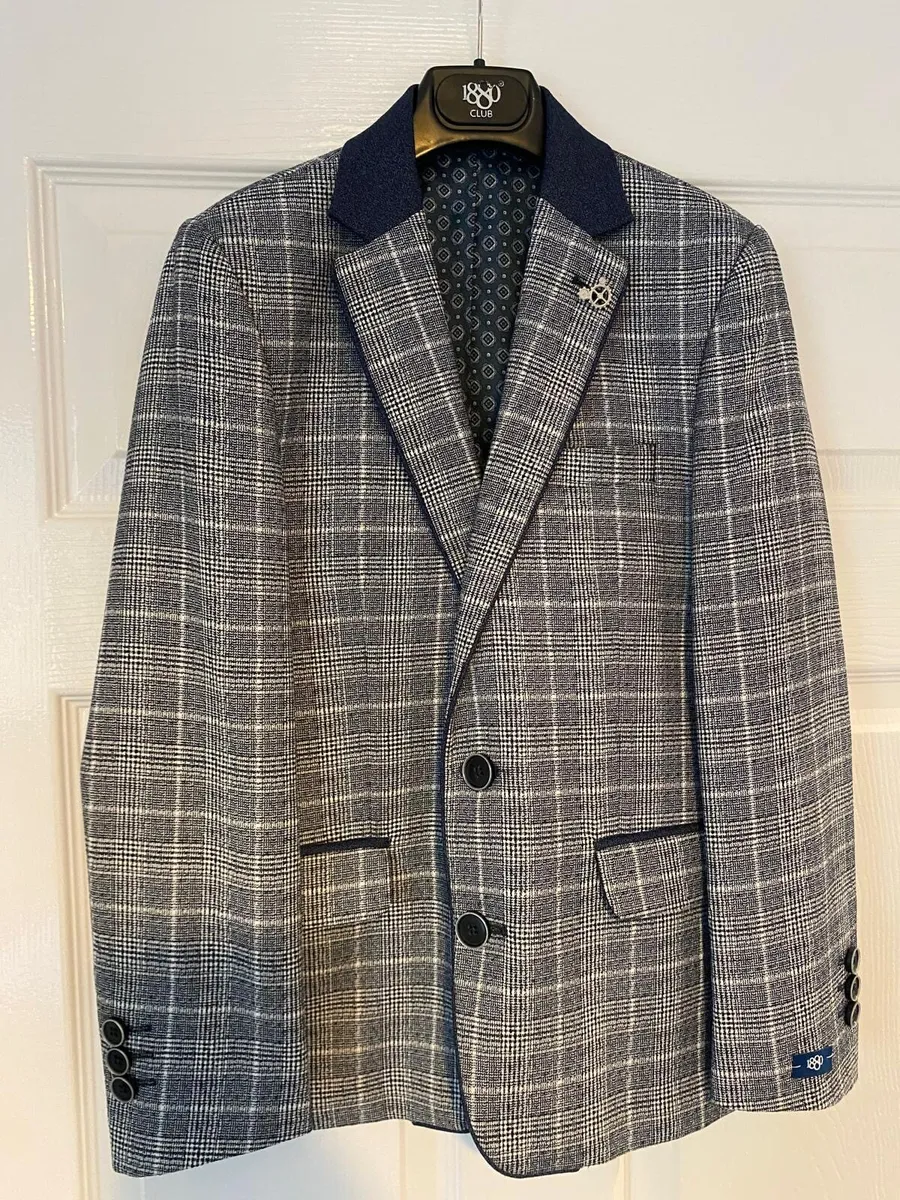 Boys suit, shirt and tie - Image 3