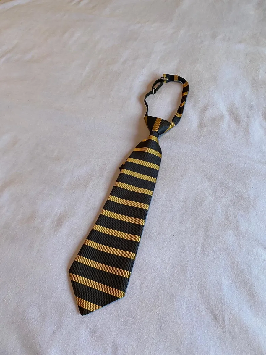 Boys suit, shirt and tie - Image 4