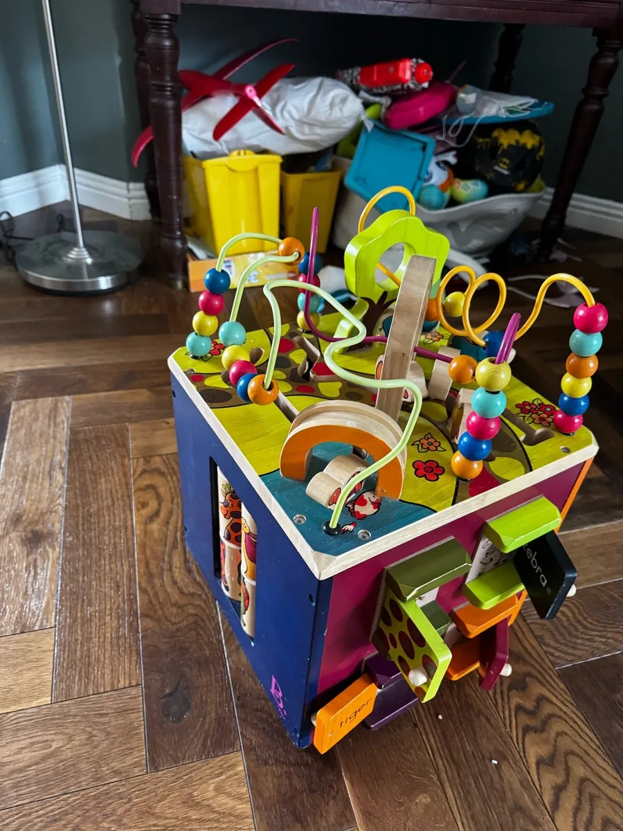Kids activity cube - Image 2