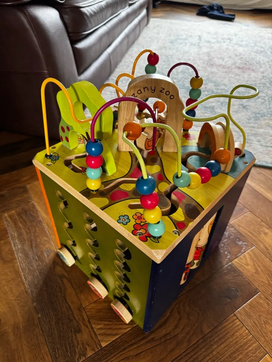 Kids activity cube - Image 3
