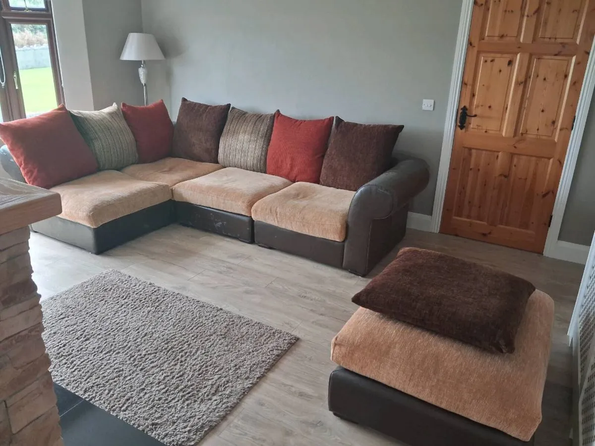 Couch - Image 4