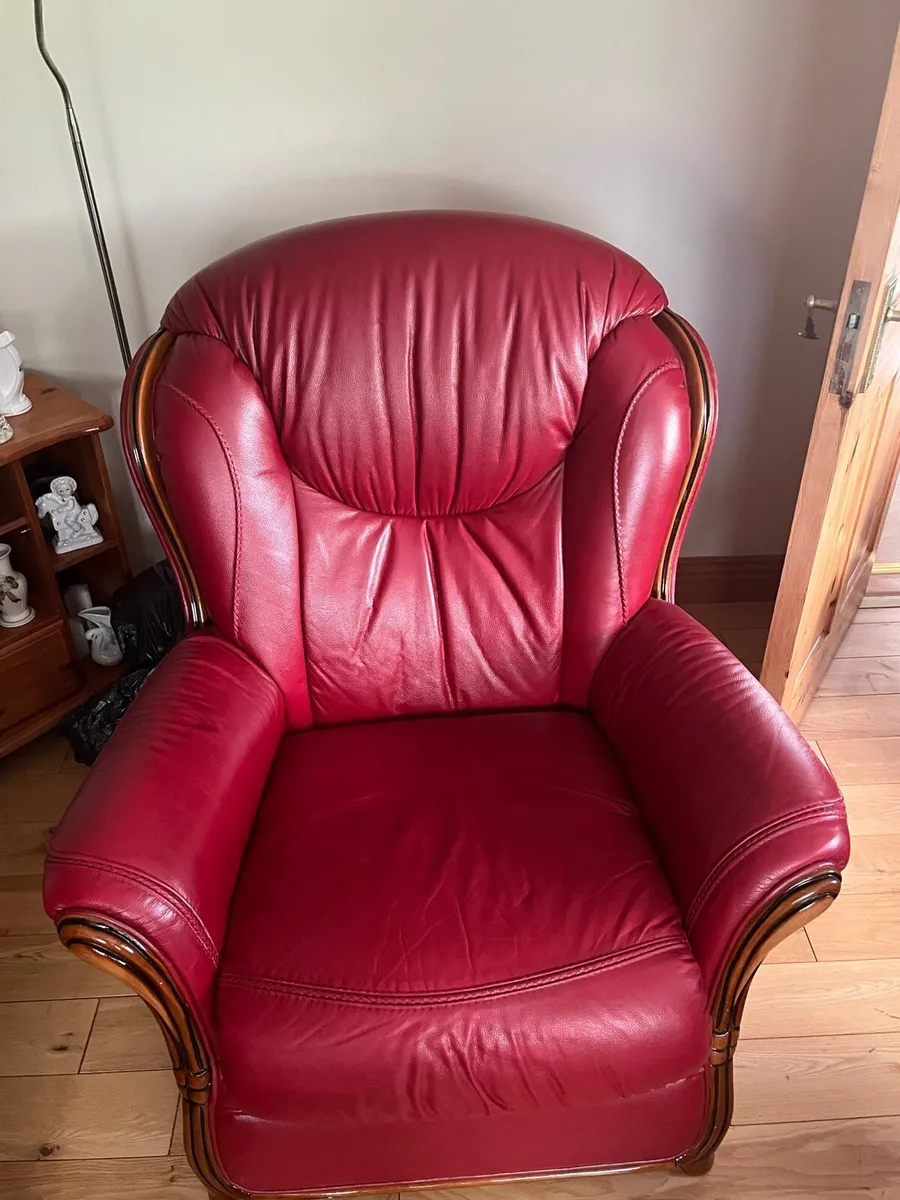 3 Piece Suite - Image 4