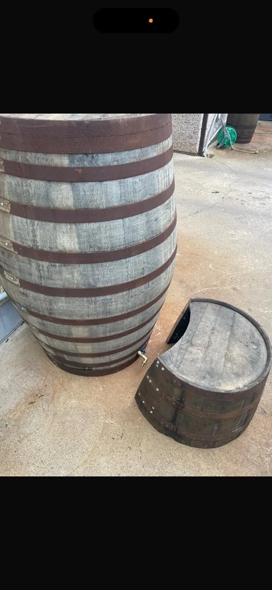 Sauna and cold barrell plunge with step - Image 1