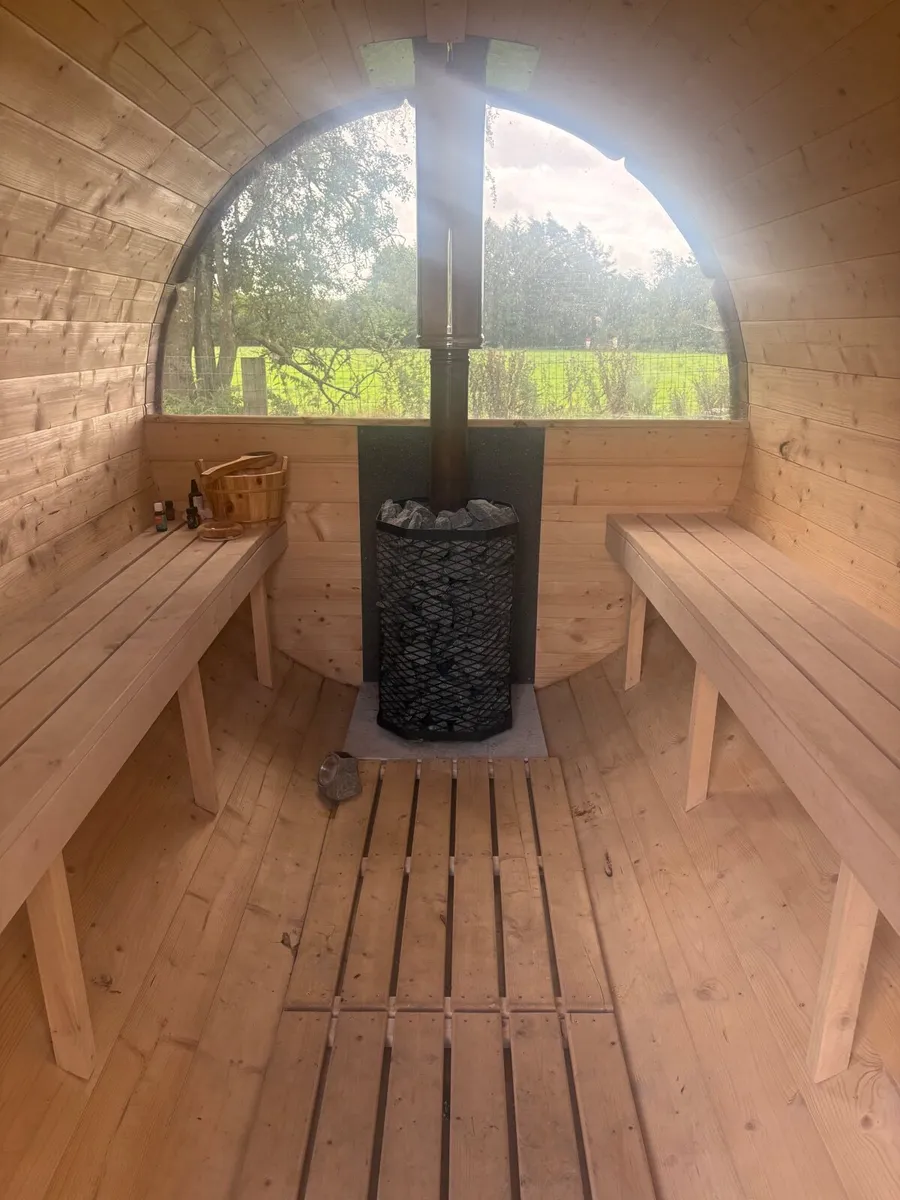 Sauna and cold barrell plunge with step - Image 2