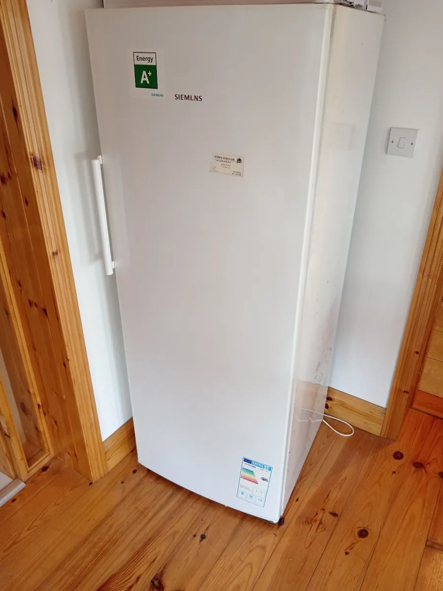 Large siemlns  Fridge for sale - Image 2