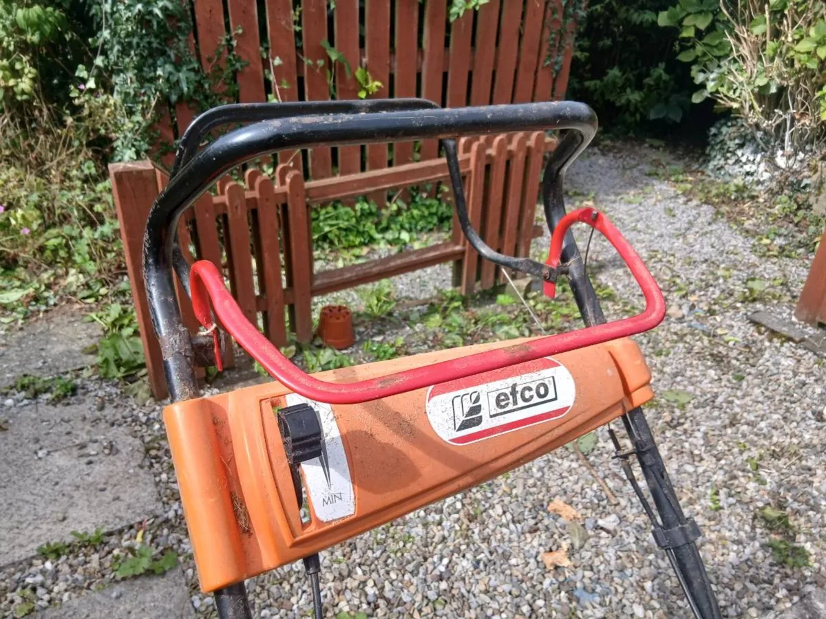 Briggs and stratton self drive lawnmower - Image 3