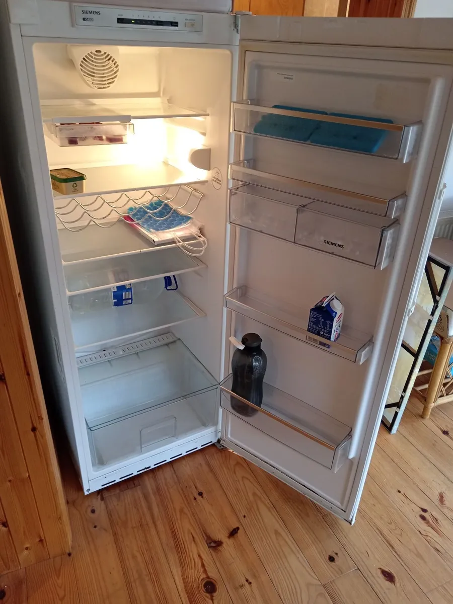 Large siemlns  Fridge for sale - Image 3