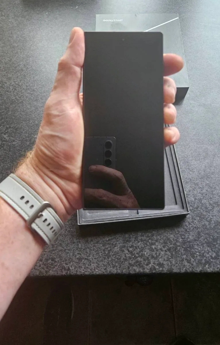 Samsung Z Fold 7 256GB Unlocked with Receipt - Image 3