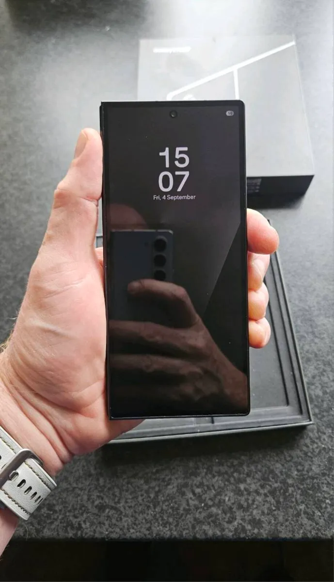 Samsung Z Fold 7 256GB Unlocked with Receipt - Image 4