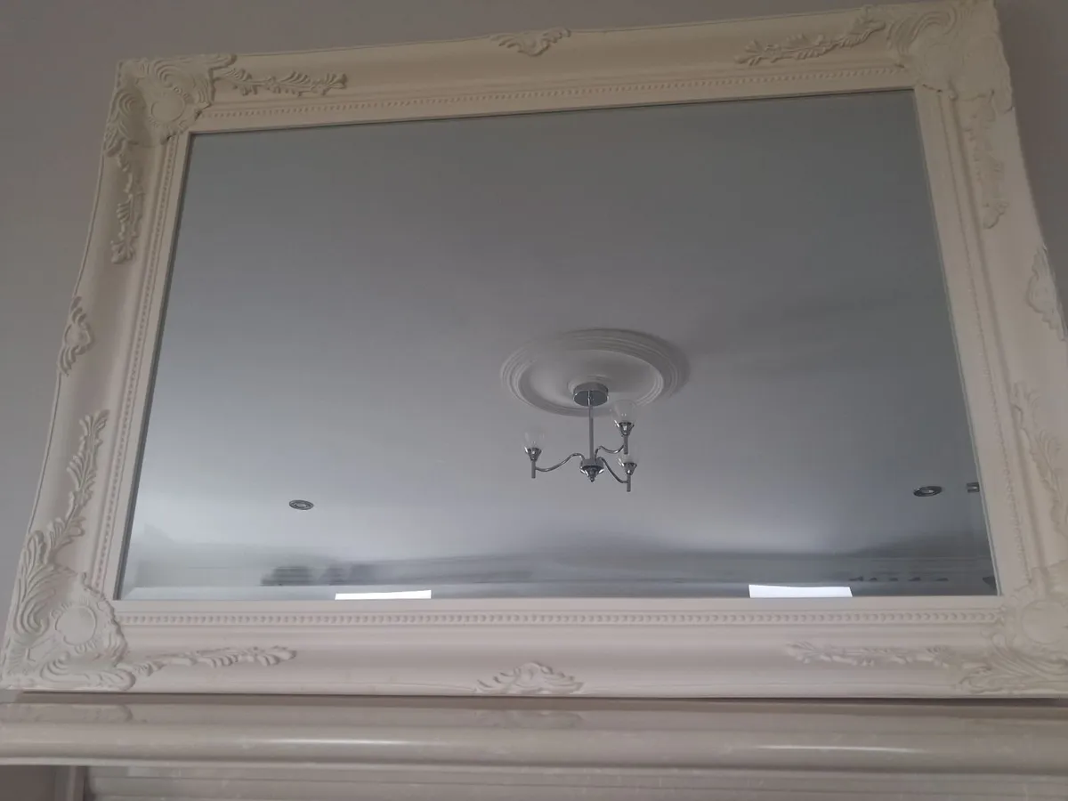 Cream Antique Style Mirror. - Image 1